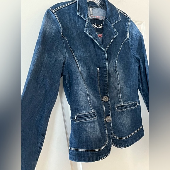 Maurices Denim Distressed Jacket with Button Details Women’s Size Medium - Picture 6 of 15